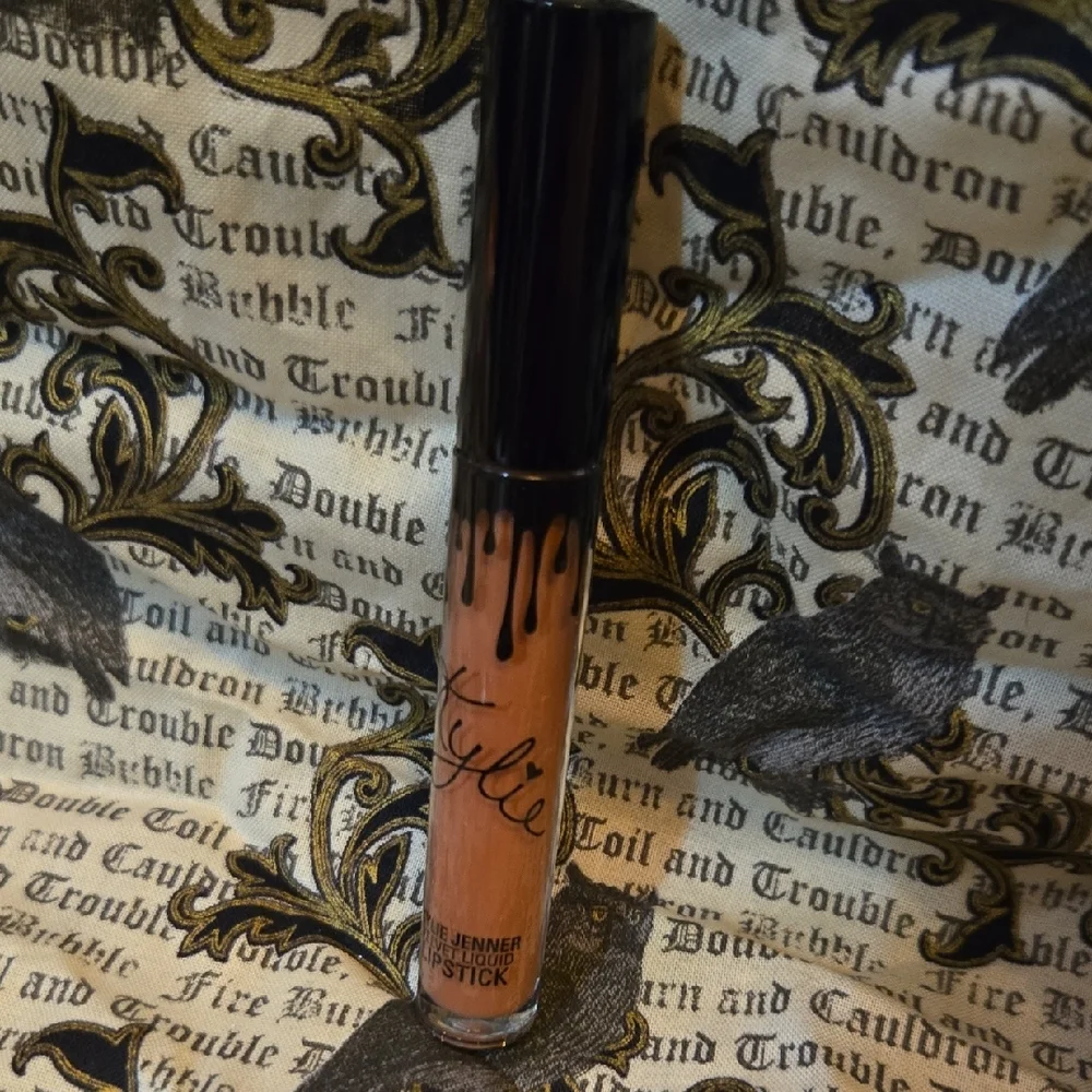Kylie Cosmetics Lip Gloss Trio - Gold and Brown Hues - Picture 4 of 9